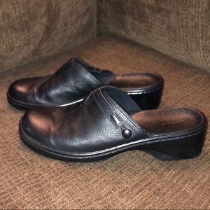 Women’s Clarks Mules Black Size 9 Excellent Cond